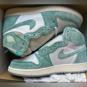 Never Worn Air Jordan 1 Retro High Turbo Green